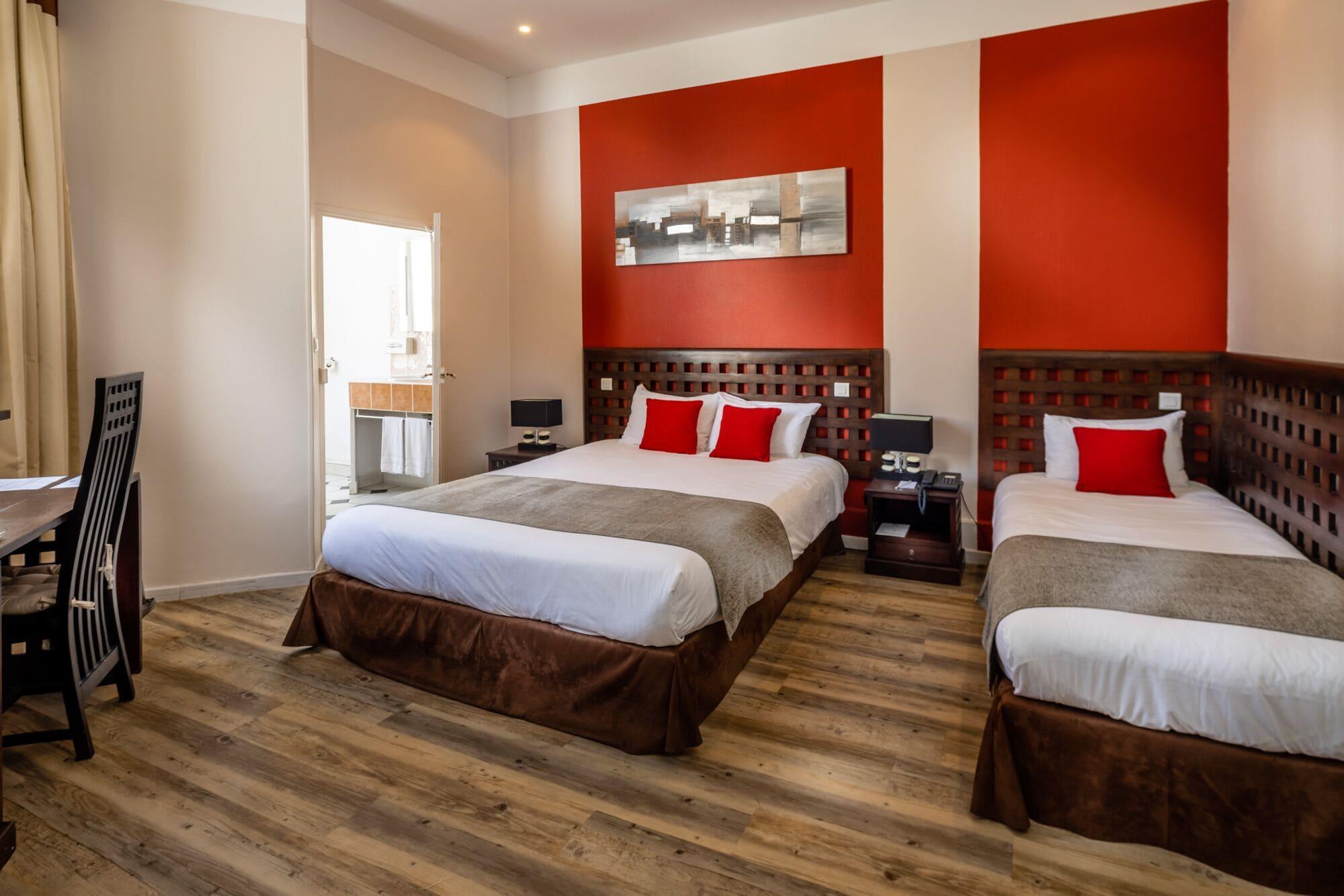 Best Western Le Comtadin Carpentras Bagian luar foto