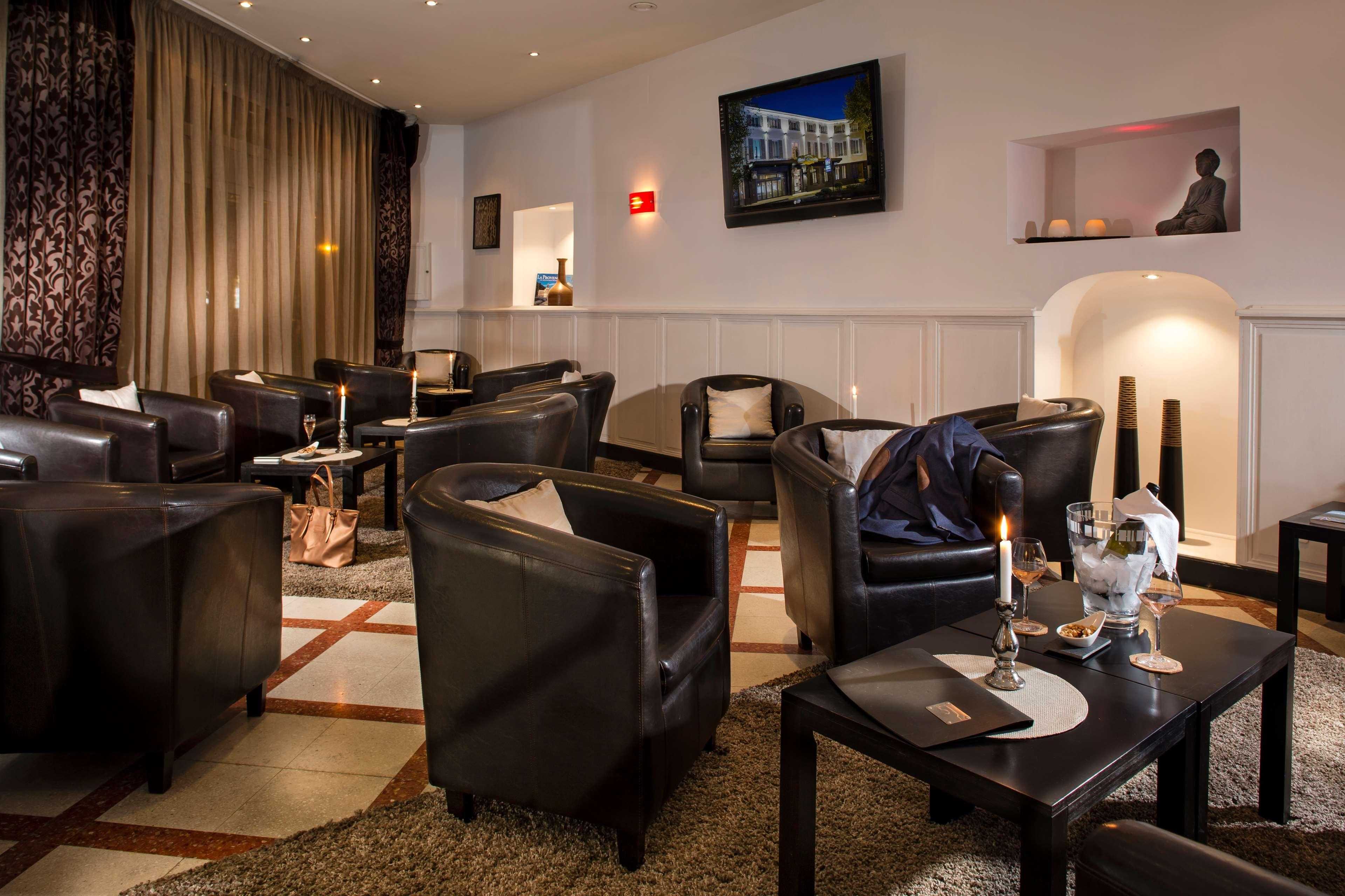 Best Western Le Comtadin Carpentras Bagian luar foto