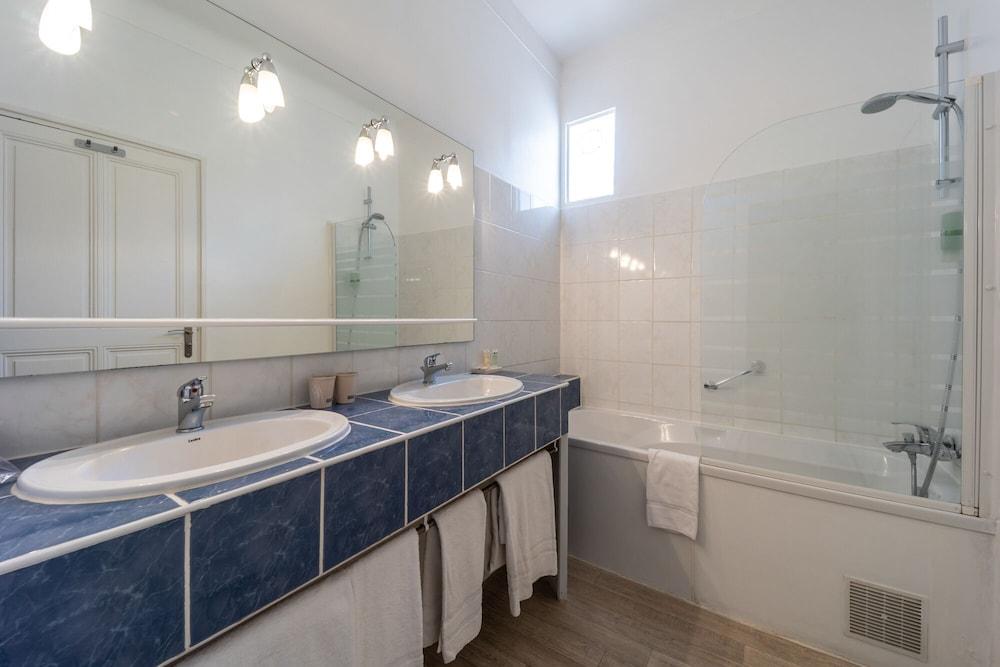Best Western Le Comtadin Carpentras Bagian luar foto