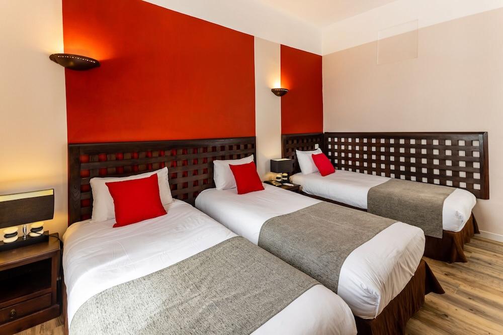 Best Western Le Comtadin Carpentras Bagian luar foto