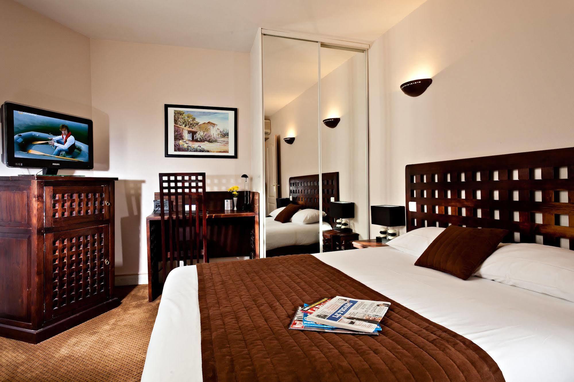 Best Western Le Comtadin Carpentras Bagian luar foto